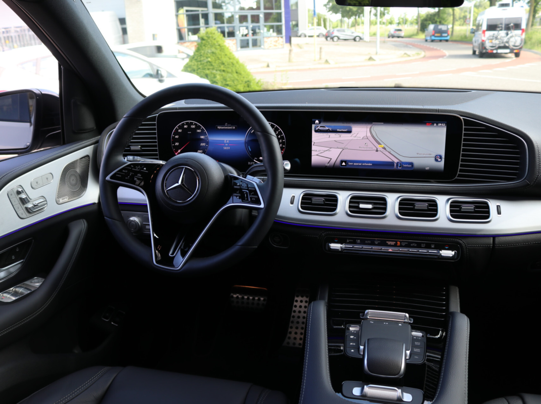 Vehicle 38571318 24998ec8 a0d3 4f32 9940 522e03d95987