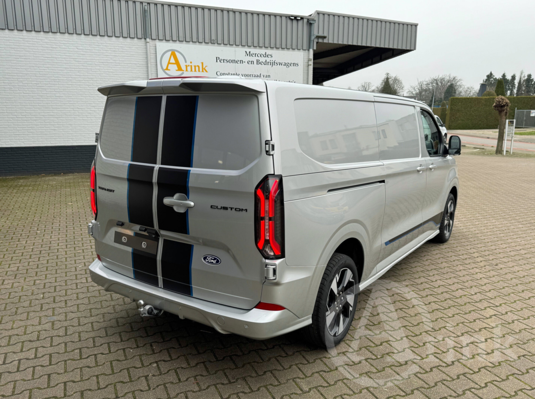 Vehicle 41840289 d7633dc5 7083 4e5f bbe2 e6859e812048