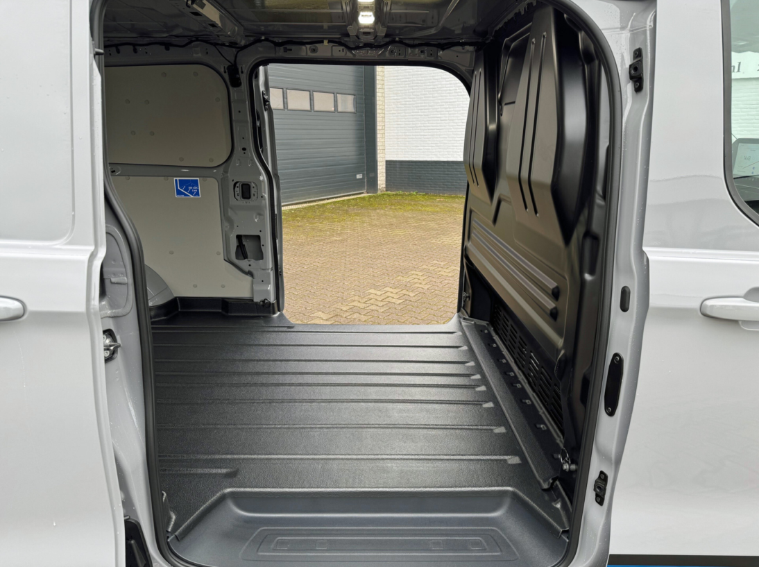 Vehicle 42921133 3b4f93c1 3ac9 4c5c a690 7f7ee8f6cd4b