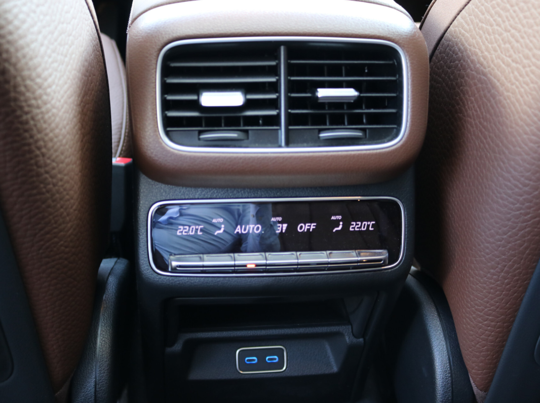 Vehicle 47591134 f24d469c 584c 402c 8c9f 08b5d7c69c9d