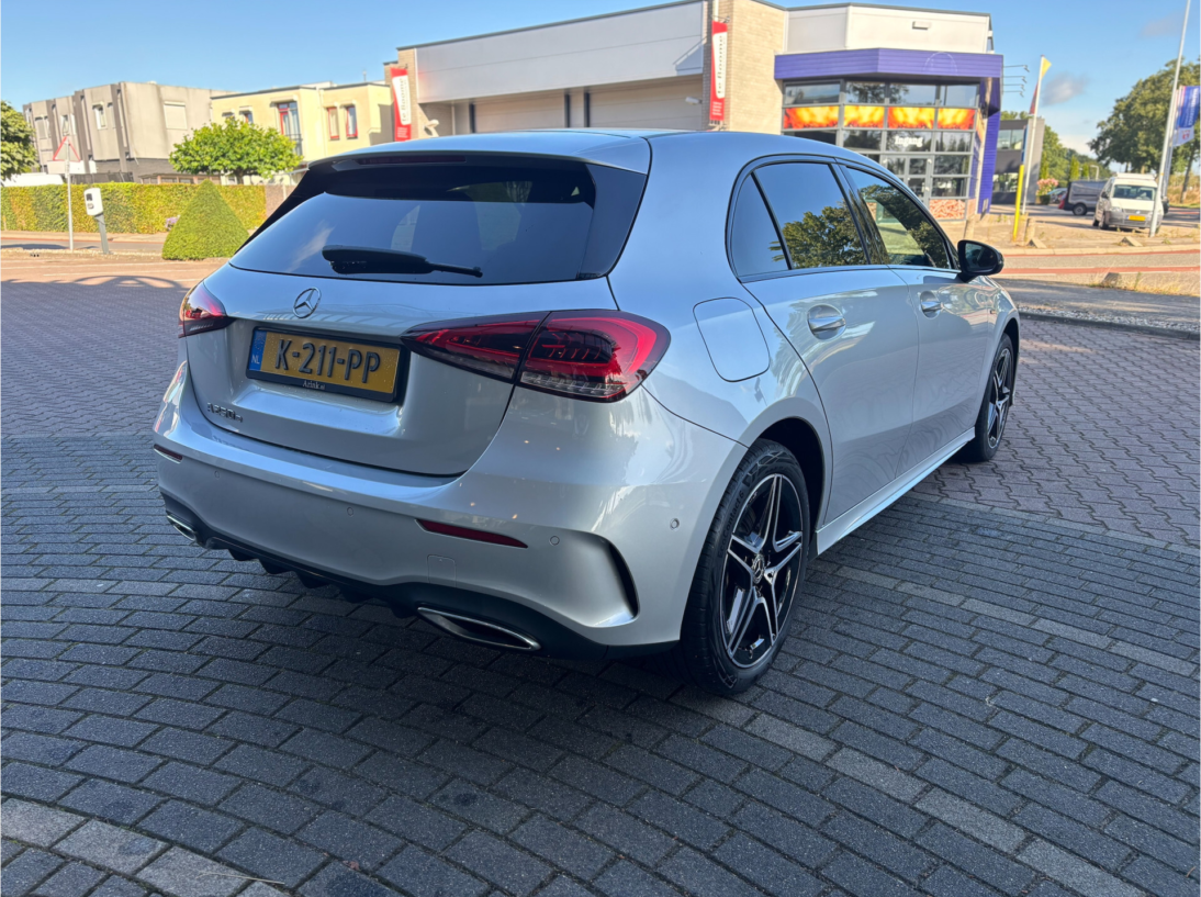 Vehicle 47559126 8622c97e fe90 4197 9a23 1b8b0d04d08d