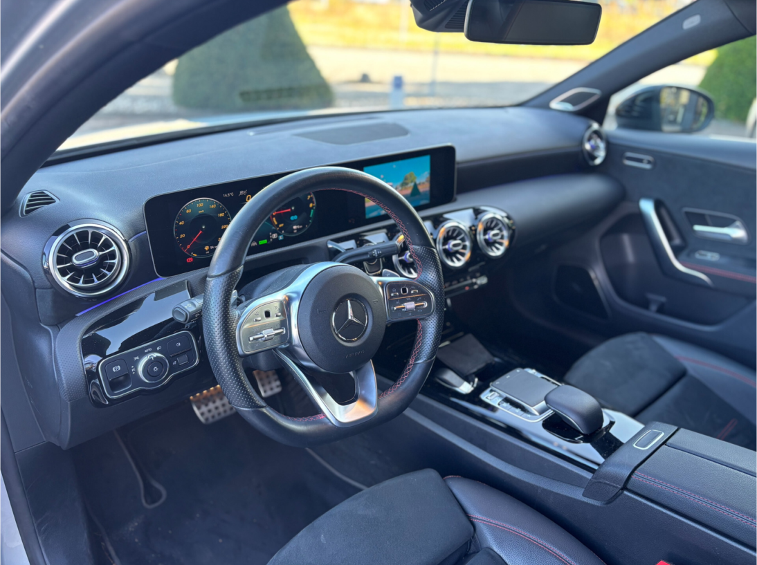 Vehicle 47559126 81864658 63de 45d7 b46c 19b31782f1a9