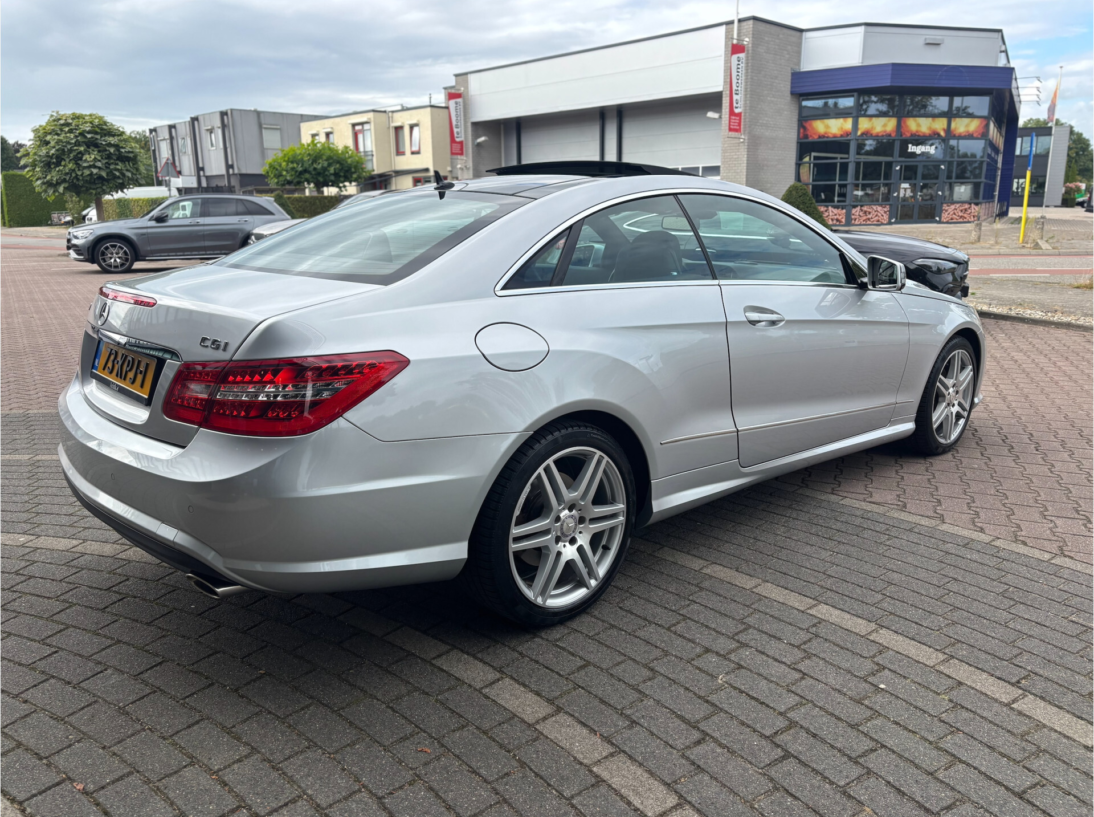 Vehicle 47399362 67837781 d737 4885 9d74 90f54a4121aa