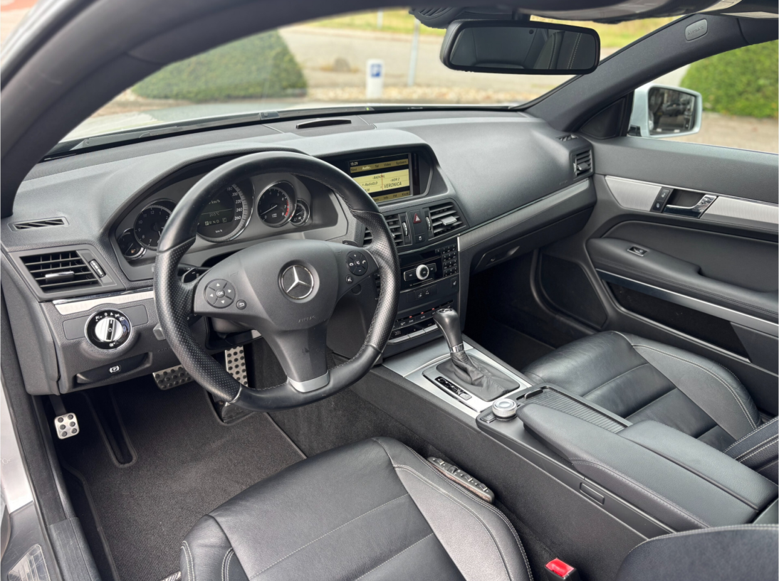 Vehicle 47399362 18731692 af16 4c8a a6ec f4959d9f7500