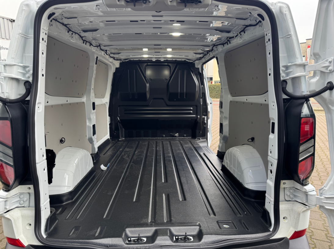 Vehicle 44247586 a4a334e8 aa54 4a47 af33 ccea35bcd6f5