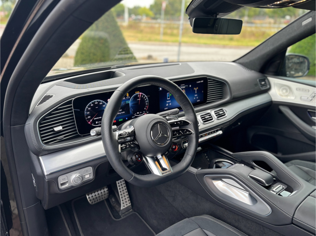 Vehicle 47491878 a95555fe e785 462b 9e77 51eac166f049