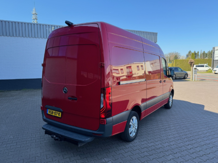 Vehicle 43984351 8e5df356 1c54 4977 9a09 f3f11cfa1819