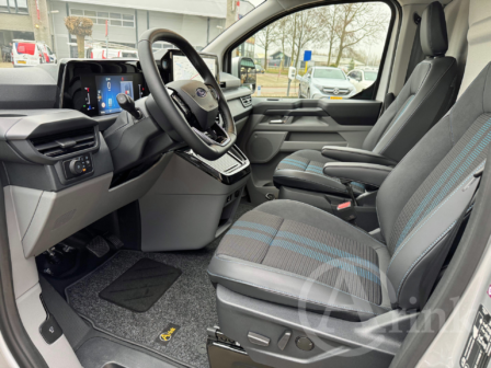 Vehicle 41840289 311d7384 b016 4651 8f39 8dc38ac80d97