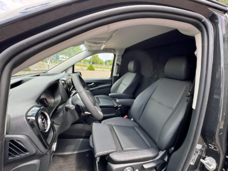 Vehicle 45987207 f7b197f1 2c72 43cb a006 8fe191e03ab1