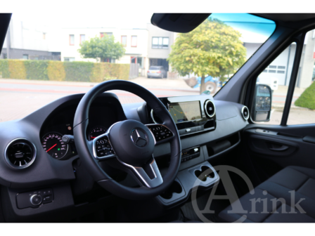 Vehicle 42953316 4ef2fb5d 0777 4d59 a7a4 3fac7aab30fa