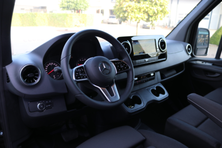 Vehicle 40788742 8e00f471 57c8 435a bd17 fdbd6ad27fd9