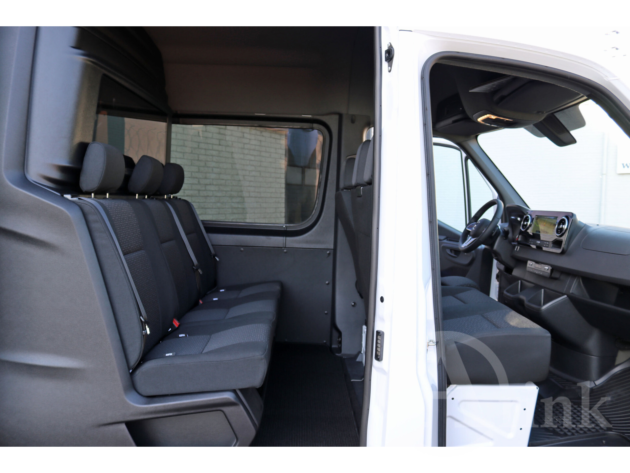 Vehicle 38492952 4caf0698 6ef7 4a0c 9827 fc49d025e8fd
