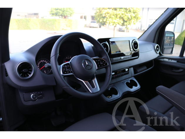 Vehicle 42953375 bc9f1295 cefa 4278 9043 75909c9237bd