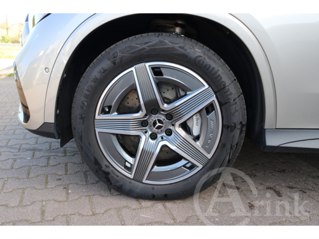 Vehicle 43910569 b010e762 e4ee 484f 8dc9 3351c1c74cfe