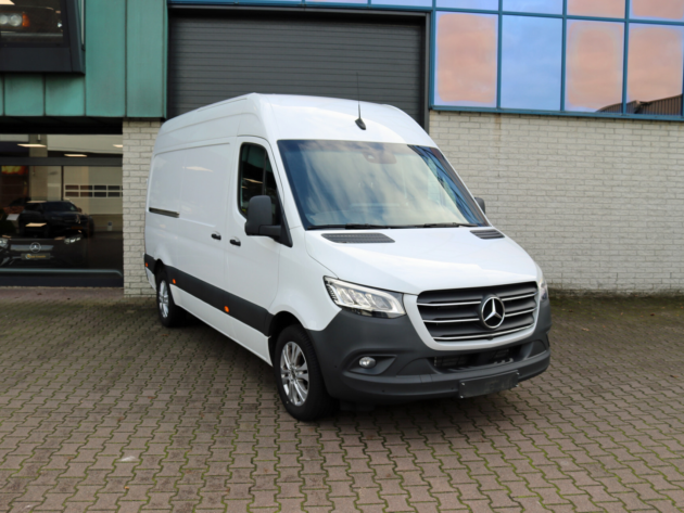 Vehicle 47280702 4579d53f e3c4 427e a56e 9745f7080750