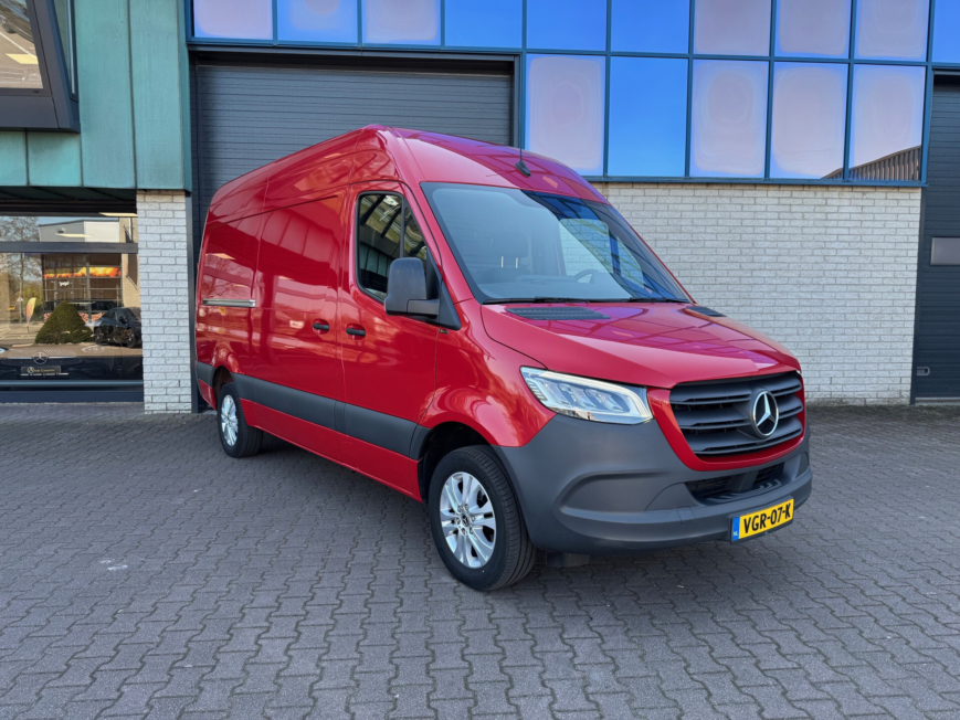 Vehicle 43984351 118f300d 243e 4b2c a275 b29874fc46e5