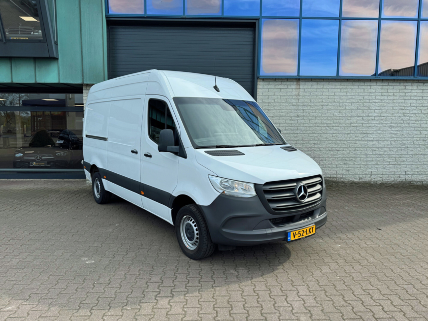 Vehicle 44006921 c2e587b6 c02f 4654 939b 3874469e7da9