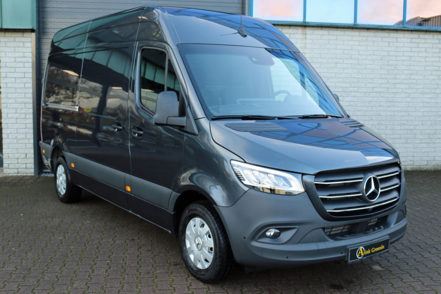 Vehicle 37131507 5cb92ac6 0310 444a b1f3 afe345a8a6fe