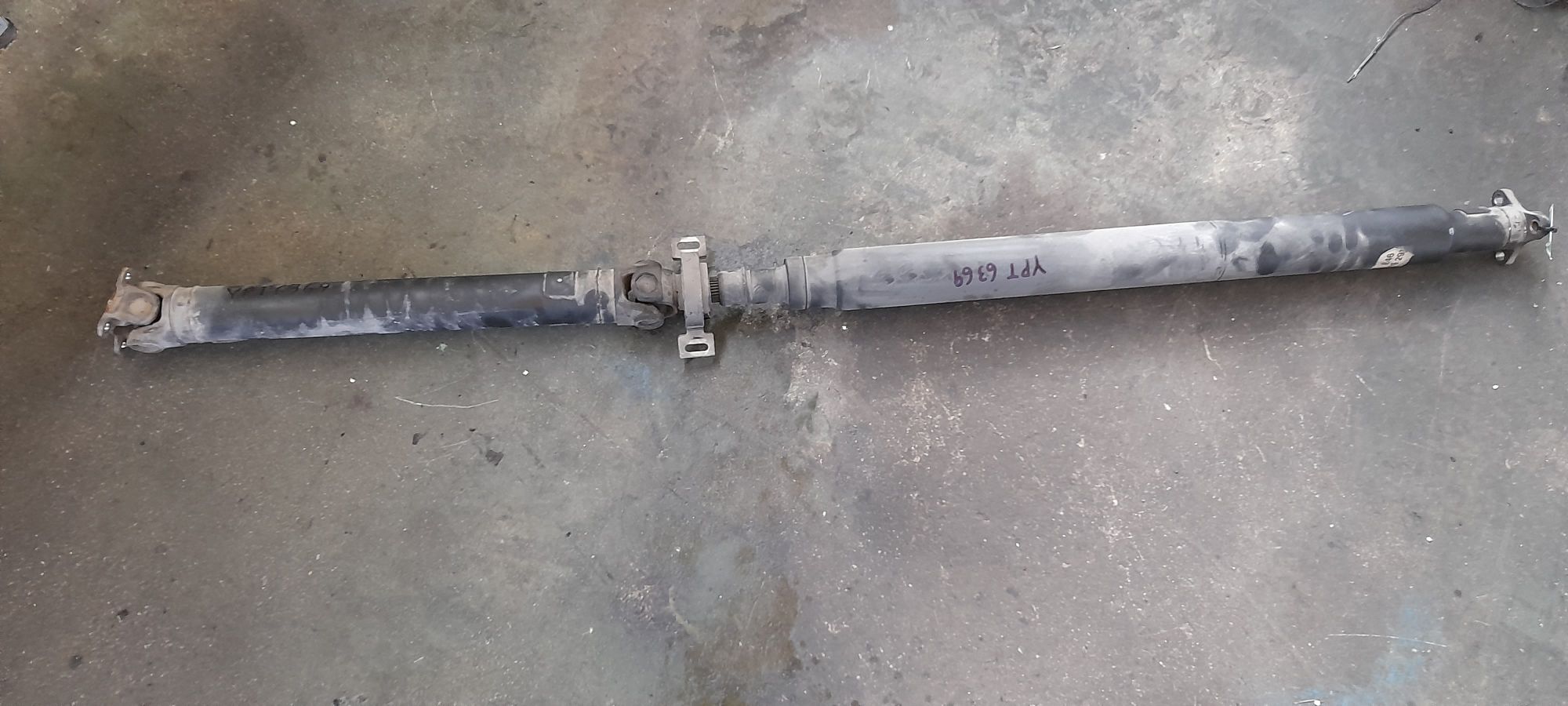 Center Shaft BMW 3 Series (E46) Sedan [1997-2007] - autoLoop