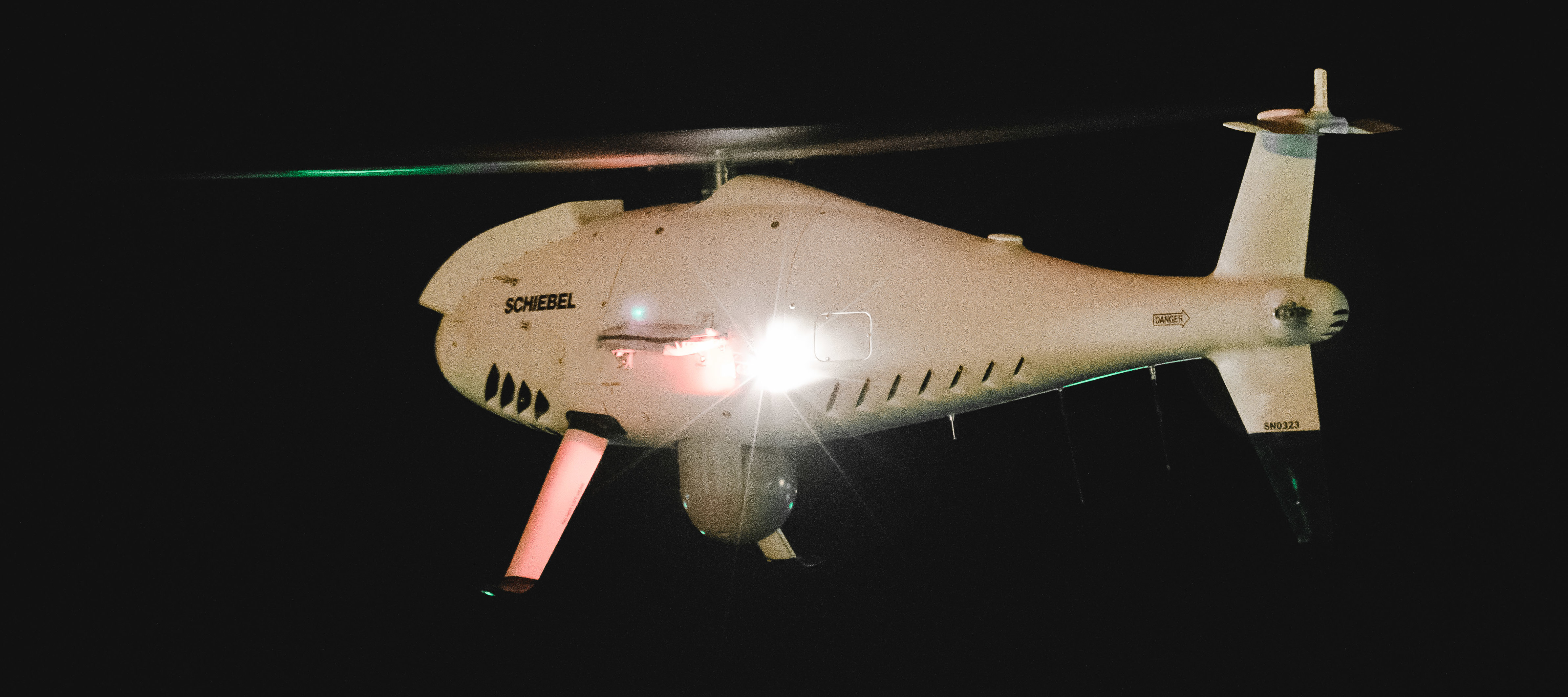 Camcopter S-100 absolviert Testflüge über Öl-Anlagen
