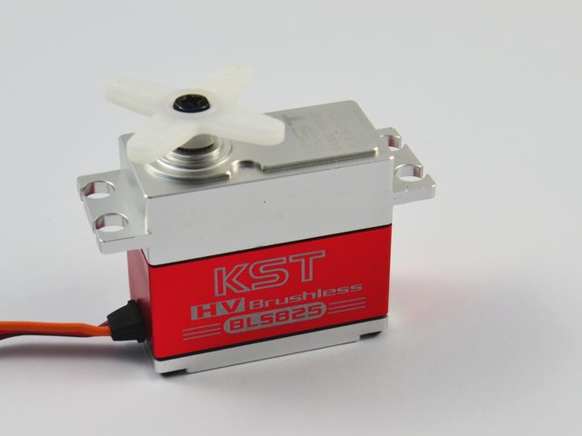 KST-Servo BLS-825 beim Himmlischen Höllein