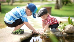 Verveelt je kind zich tijdens de vakantie? Zo pakken andere ouders dat aan