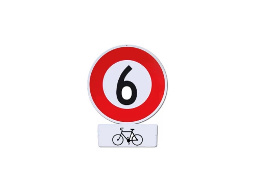 Le piétonnier en vélo : pas plus vite que 6 km/h !