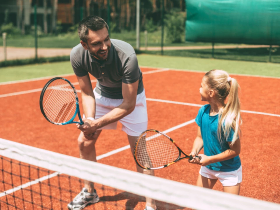 Comment bien choisir son équipement de tennis : suivez le guide