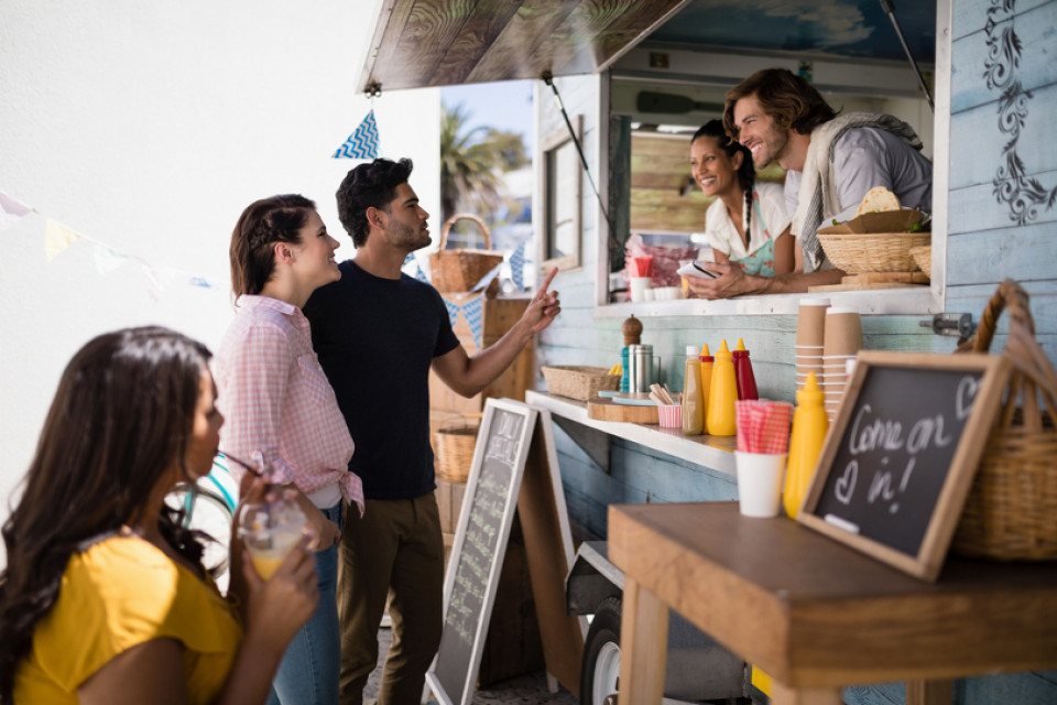 SERVICE À DOMICILE Avezvous déjà pensé à des food trucks pour donner