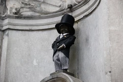 Manneken-Pis enfile son costume de 