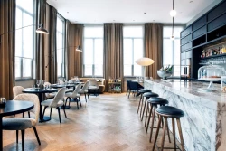 Envie d'une belle nuitée dans un hôtel de charme ? Le Pillows vous emmène rêver...