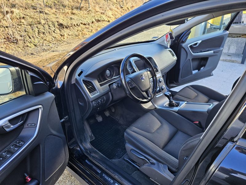 Volvo XC 60 D4 Drive-E Kinetic - zdjęcie 6