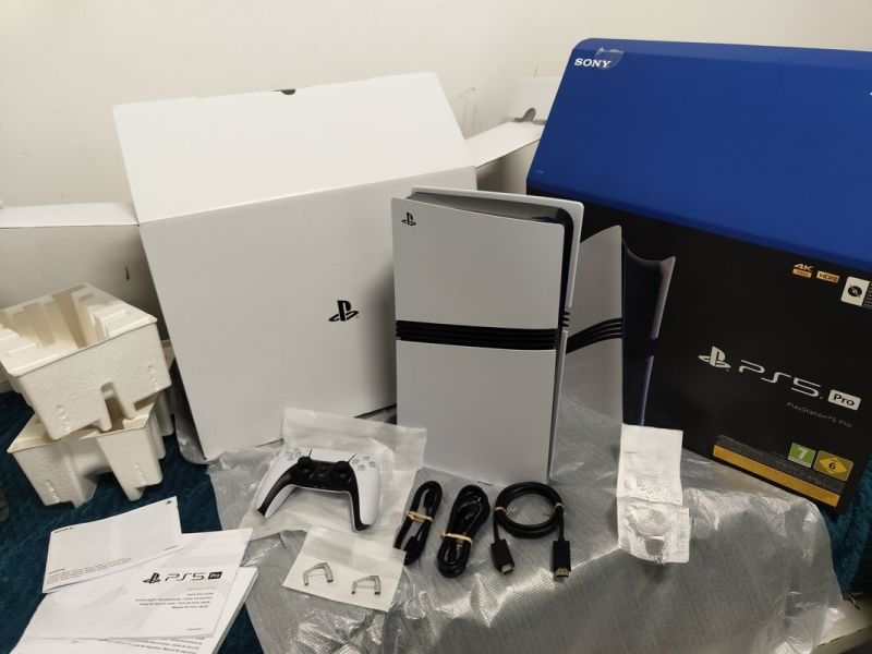 Sony PlayStation PS5 Pro, Sony PS5 Slim, Microsoft Xbox Series X 2TB  - zdjęcie 3
