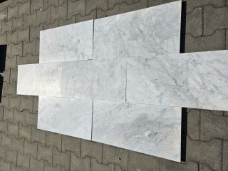 Płytka marmurowa Carrara Bianco 60x30x2 matowa - II gatunek