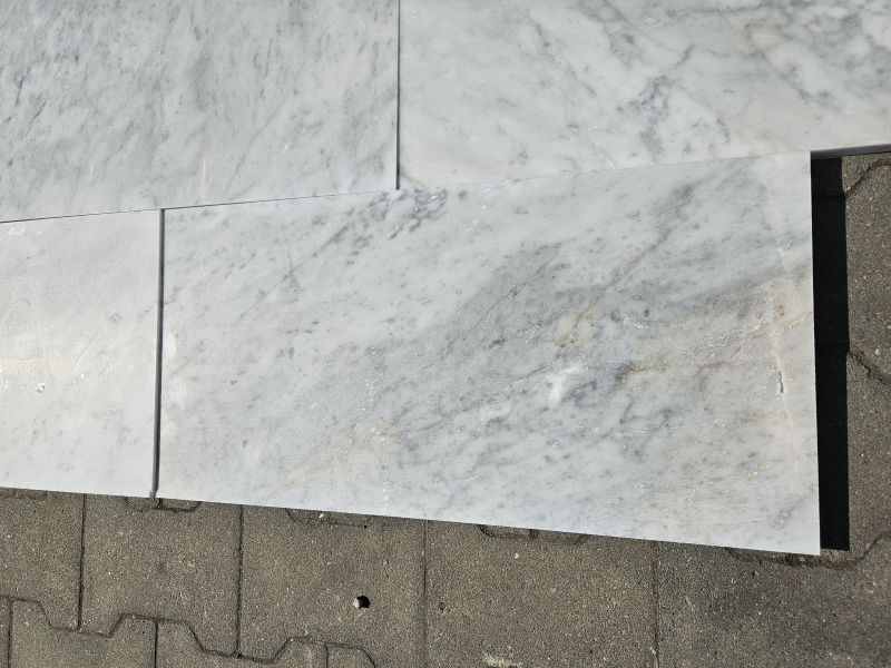 Płytka marmurowa Carrara Bianco 60x30x2 matowa - II gatunek - zdjęcie 3