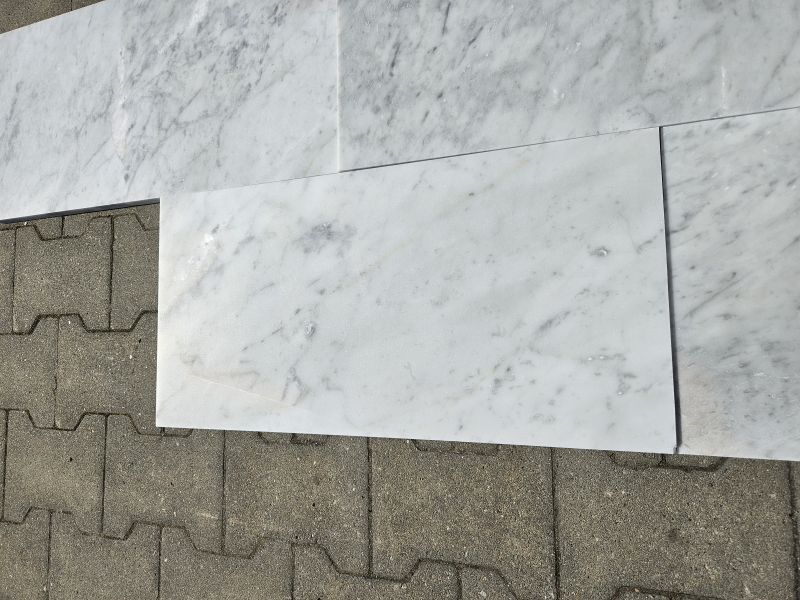 Płytka marmurowa Carrara Bianco 60x30x2 matowa - II gatunek - zdjęcie 4