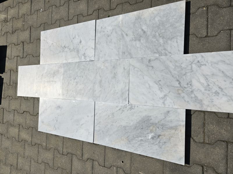 Płytka marmurowa Carrara Bianco 60x30x2 matowa - II gatunek - zdjęcie 1