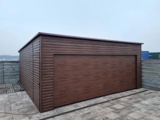 Garaż blaszany 6×6 spad w tył z brama segmentowa