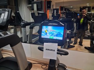 Serwis siłowni w szkołach - Technicy Mobilni - Remonty maszyn 