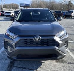 2019 Toyota RAV4 LE FWD Mileage:40,213 miles, Transmission:8-Speed Aut