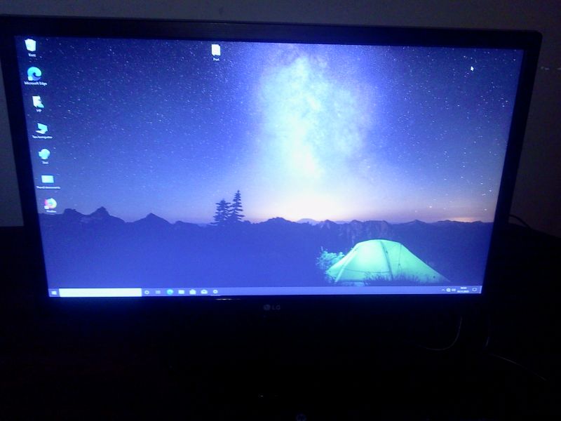 Monitor komputerowy LG 22"FullHD 1920 x 1080 - zdjęcie 2