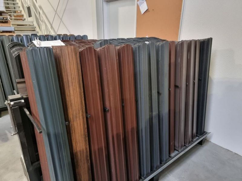 Sztachety metalowe w I i II gatunku - zdjęcie 1