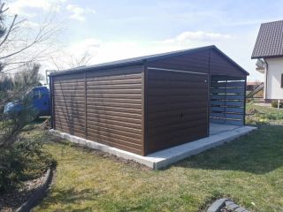 Garaż blaszany 6×5,8 z wiatą ażurową