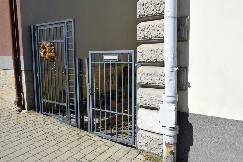 Dom w centrum Biecza 196 m kw do remontu - zdjęcie 4