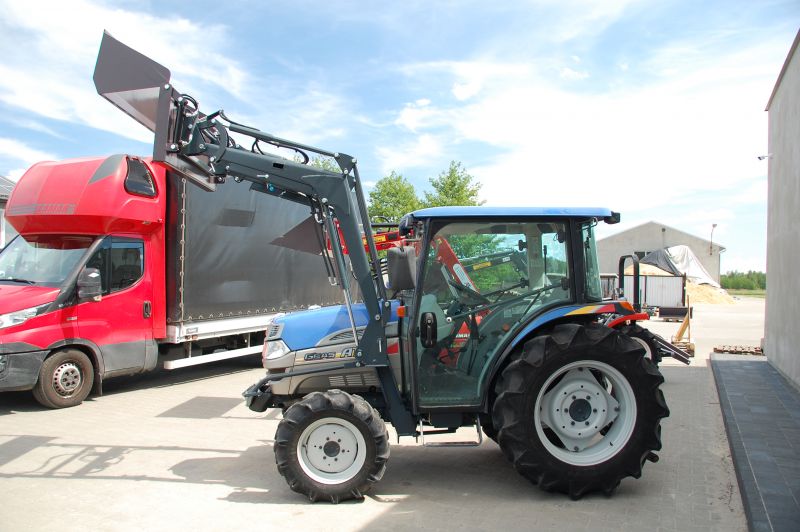 Ładowacz TUR z Samopoziomowaniem do Traktora Iseki – Maksymalna Wydajn - zdjęcie 1