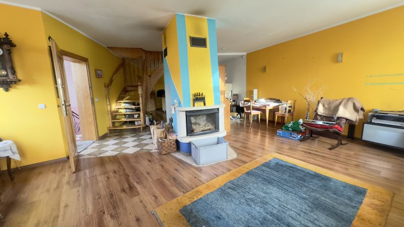 Jednorodzinny Dom z Pralnią Chemiczno-Wodną - zdjęcie 4