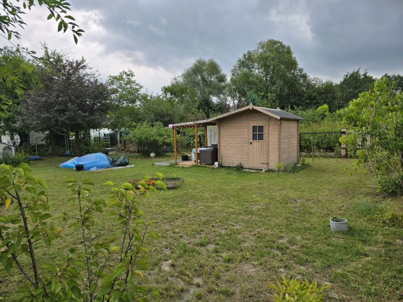 Zadbana działka ROD z nowym domkiem i pełnym wyposażeniem - zdjęcie 1