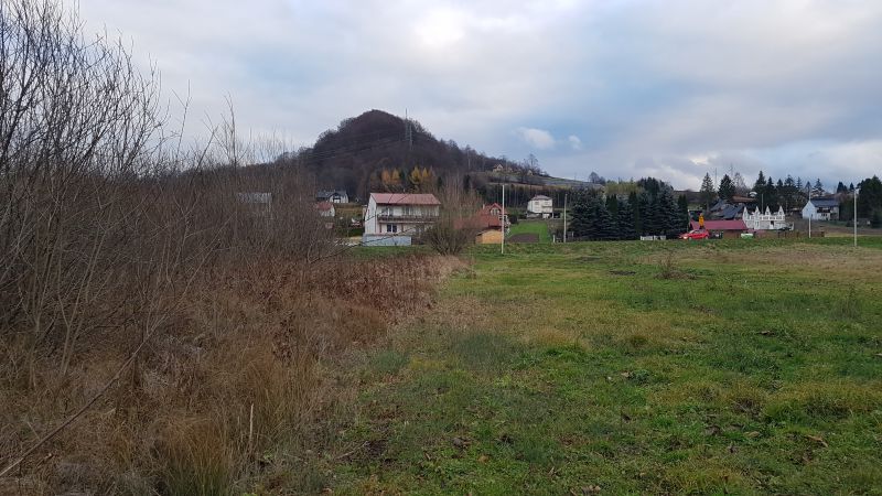 Uzbrojona działka w centrum Bóbrki obok Soliny, idealna pod parking! - zdjęcie 8