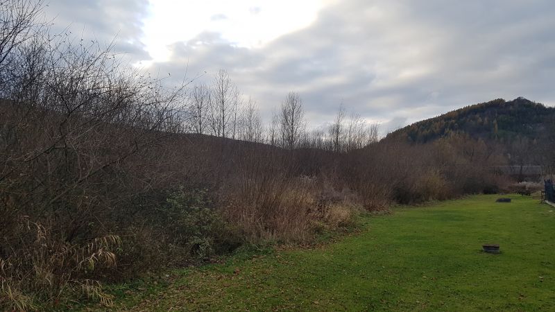 Uzbrojona działka w centrum Bóbrki obok Soliny, idealna pod parking! - zdjęcie 2