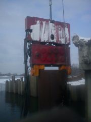 Używany wibromłot PVE 40 VM do pracy na dźwigu